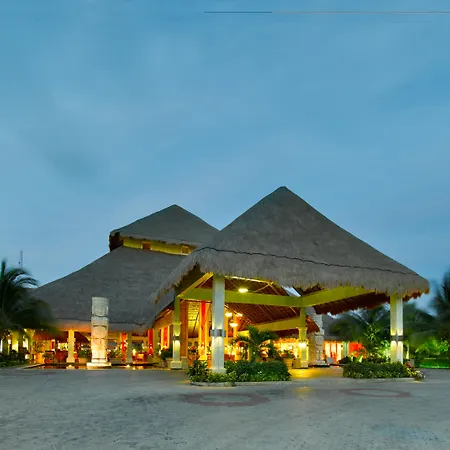 Grand Palladium Colonial Resort & Spa-3